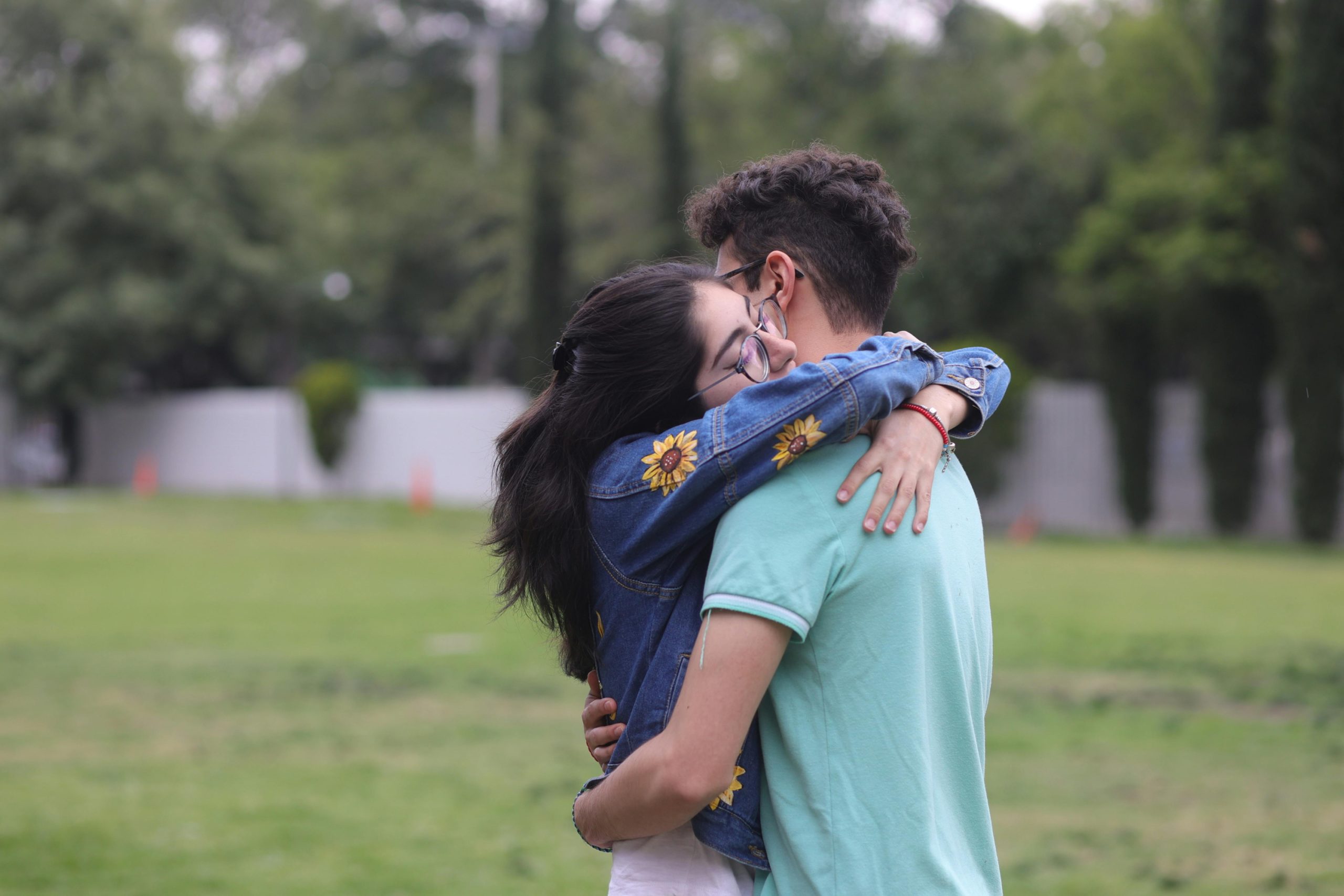 El Secreto de las Relaciones: Cómo el Apego Ansioso Moldea Tu Corazón y Cómo Sanarlo