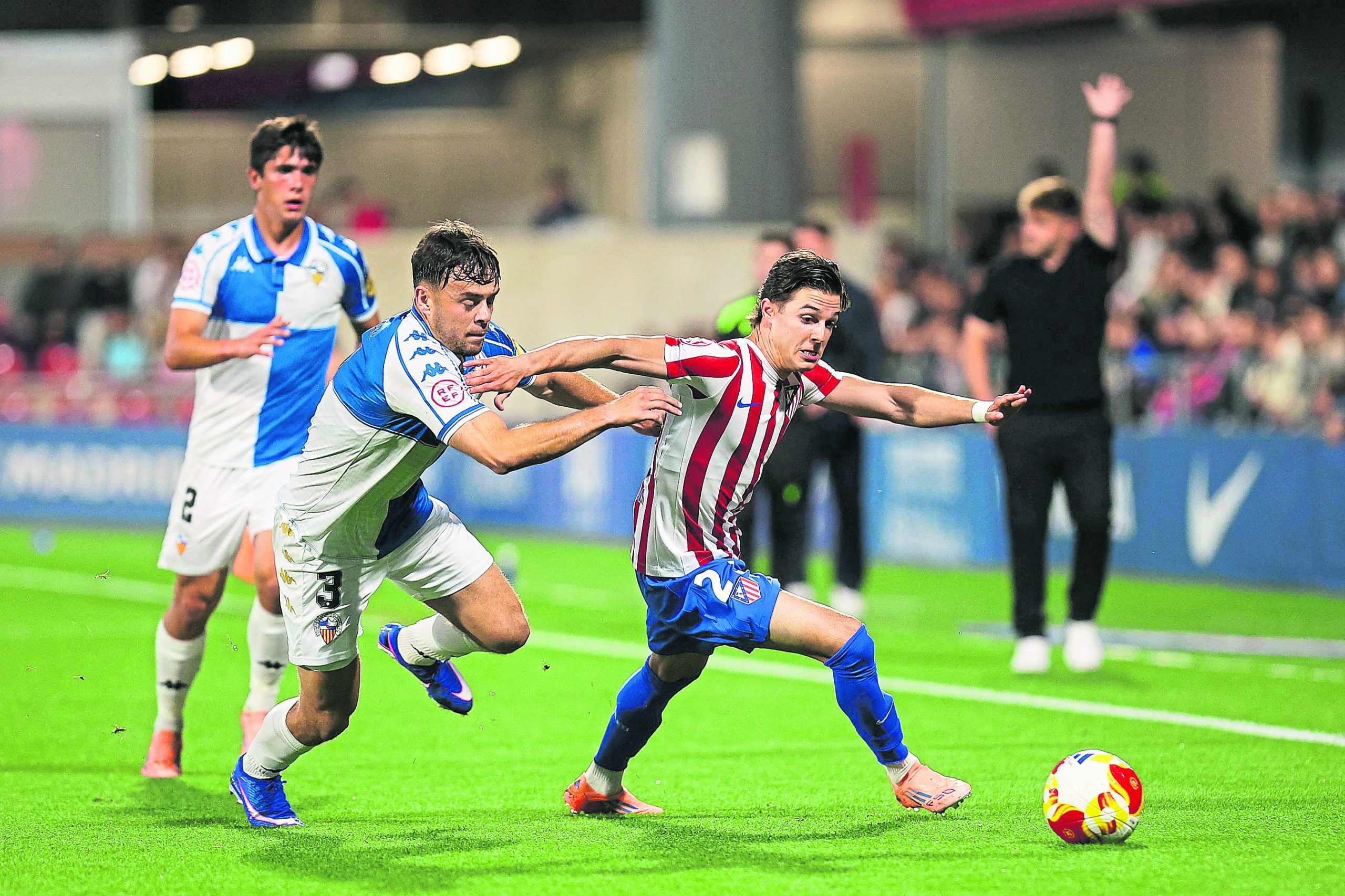 ¡Épica remontada y susto final en el Madrigal! El Atlético Madrileño se impone 4-3 al Sabadell en un partido vibrante