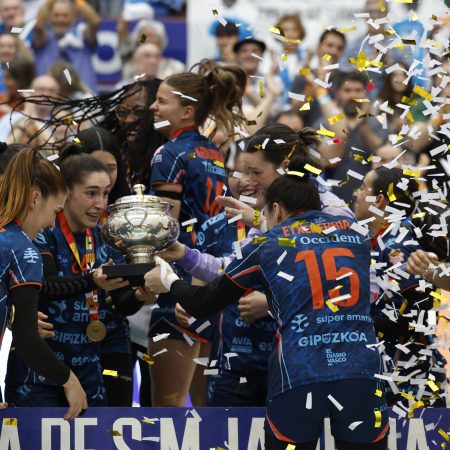 El Rocasa Gran Canaria, a Siete Años de Su Gloria, Lucha por Recuperar el Trono del Balonmano Femenino Español