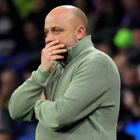 Manolo González: El Timón del Espanyol Resiste la Tormenta Perica