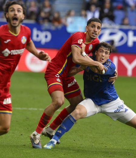 El Carlos Tartiere Vibra: Real Oviedo y Getafe Desatan un Duelo de Alta Tensión en la Jornada 35