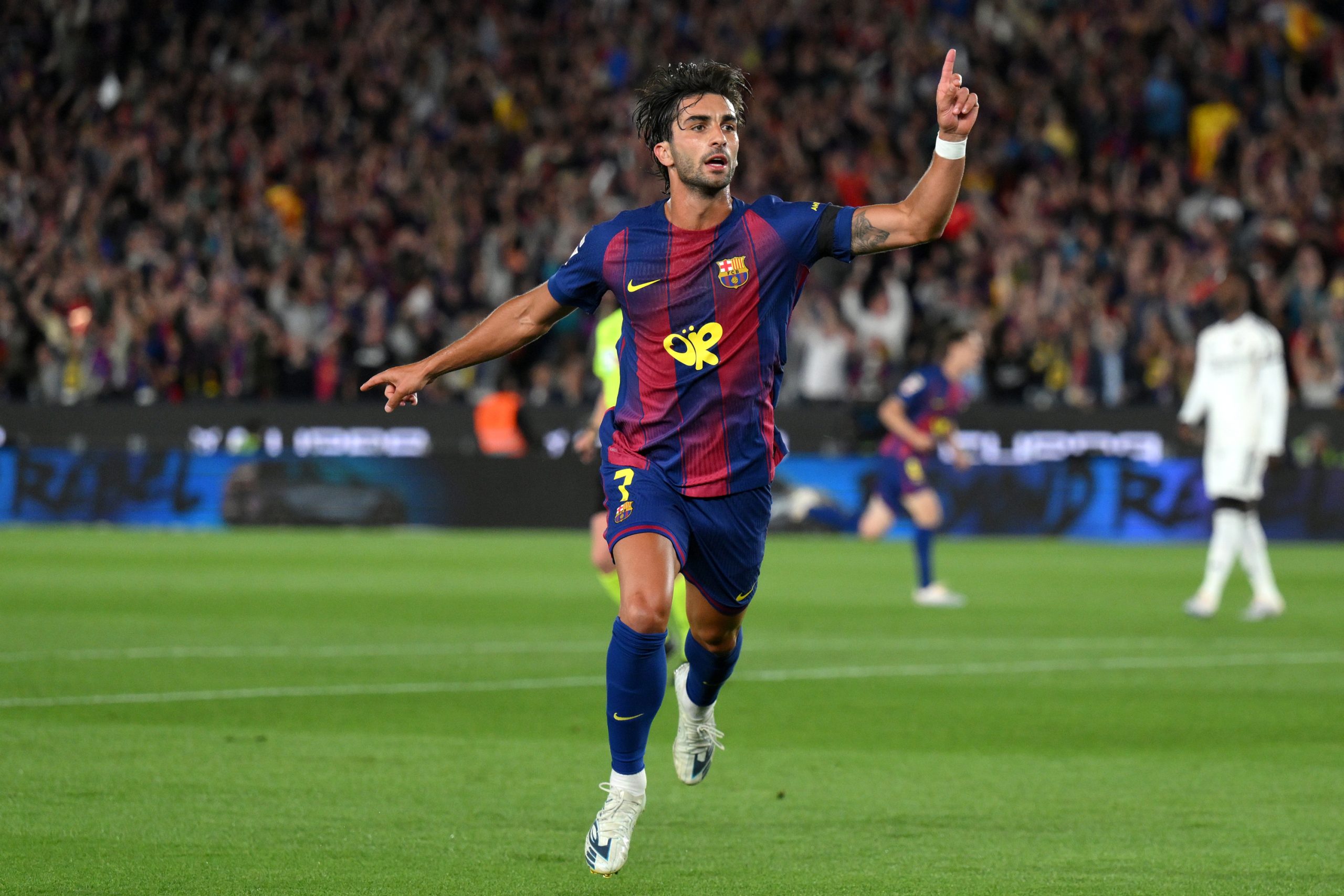 ¡Ferran Torres, el Tiburón que Devora el Clásico y Lidera la Lucha por el Pichichi Español!