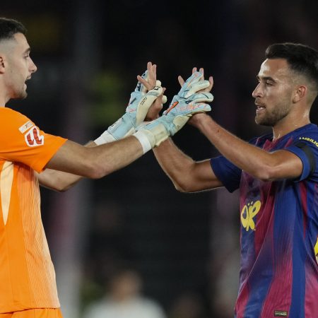 ¡El Barça Campeón! Joan Garcia Celebra una Liga Conquistada con Garra y Familia