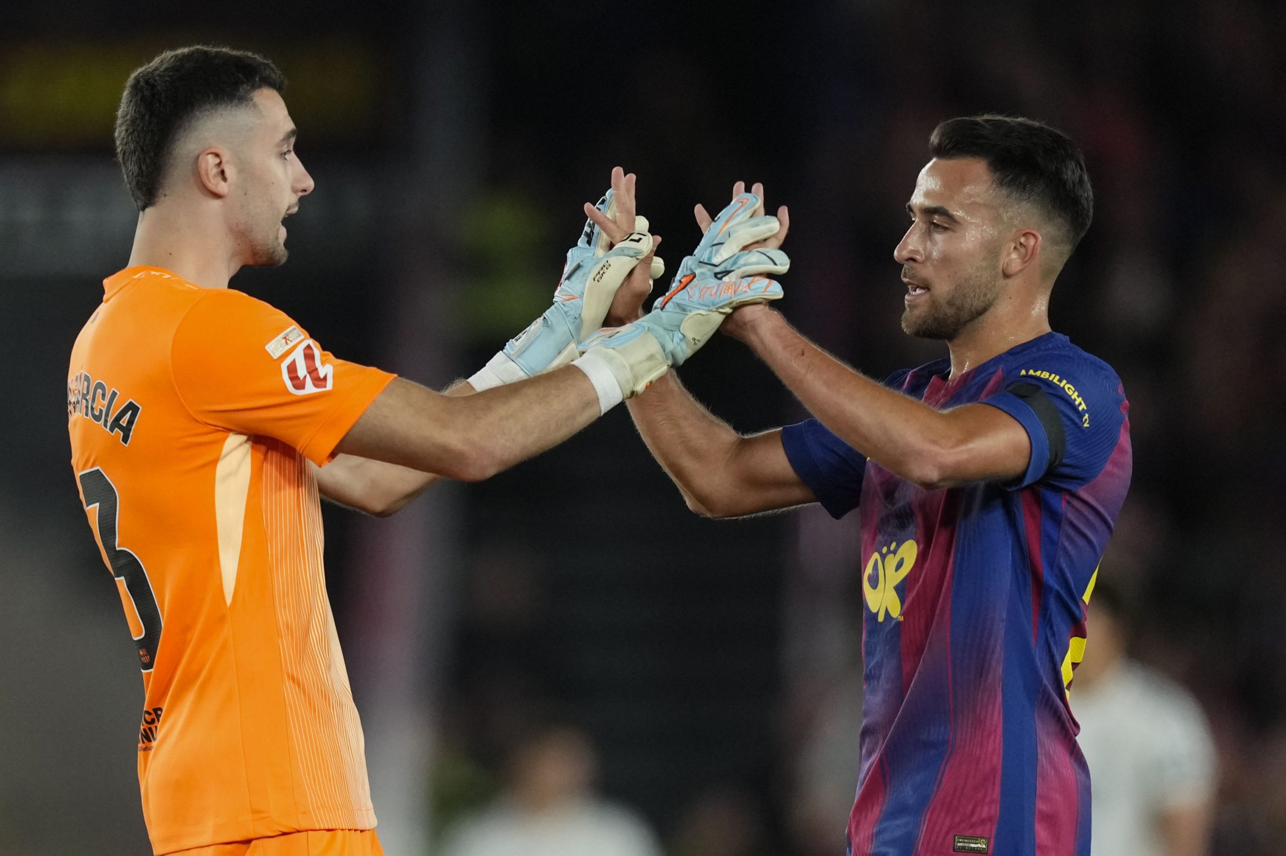 ¡El Barça Campeón! Joan Garcia Celebra una Liga Conquistada con Garra y Familia