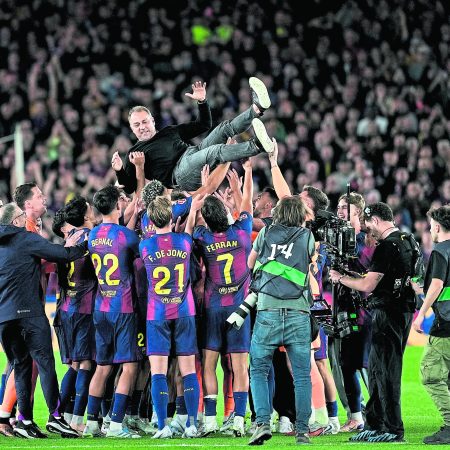 Flick: El Barça, una familia que abraza el dolor y celebra la gloria