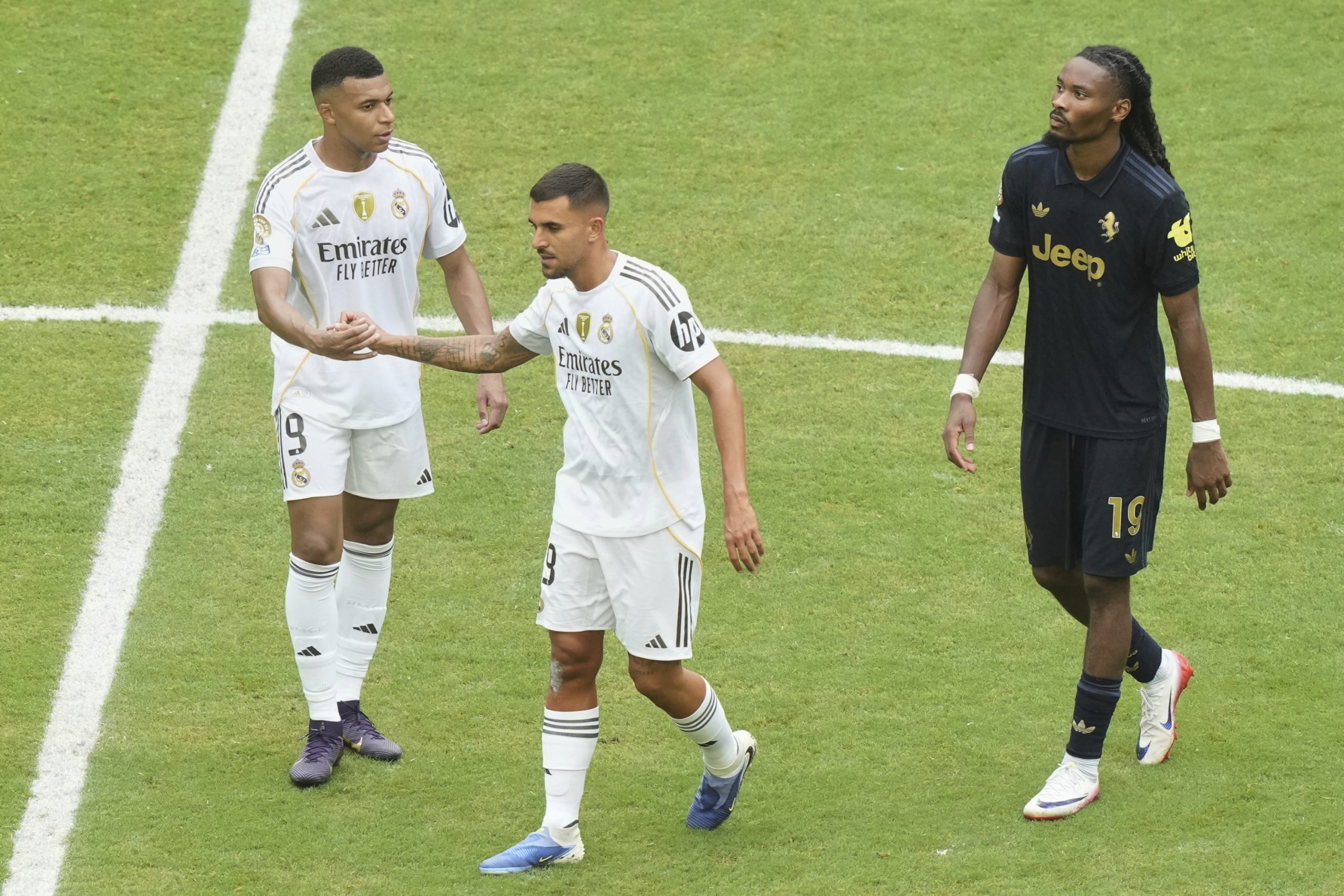 ¡El Barça Conquista la Liga 29! Mbappé, Ausencia Estelar y un Clima de Tensión en el Bernabéu