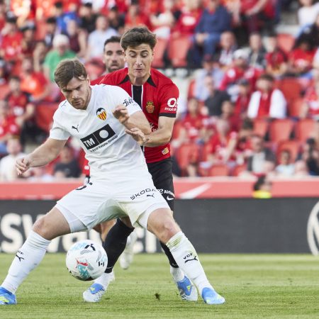¡Lucas Beltrán Regresa a los Entrenamientos! El Valencia Respira Aire Fresco de Cara al Rayo Vallecano