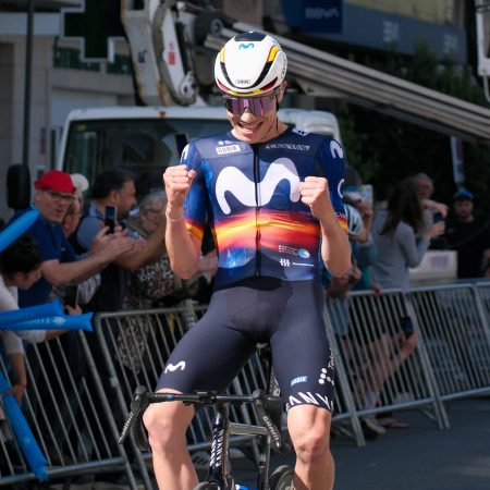 Iván Romeo: El Futuro del Ciclismo Español Asegura su Brillo en Movistar hasta 2030