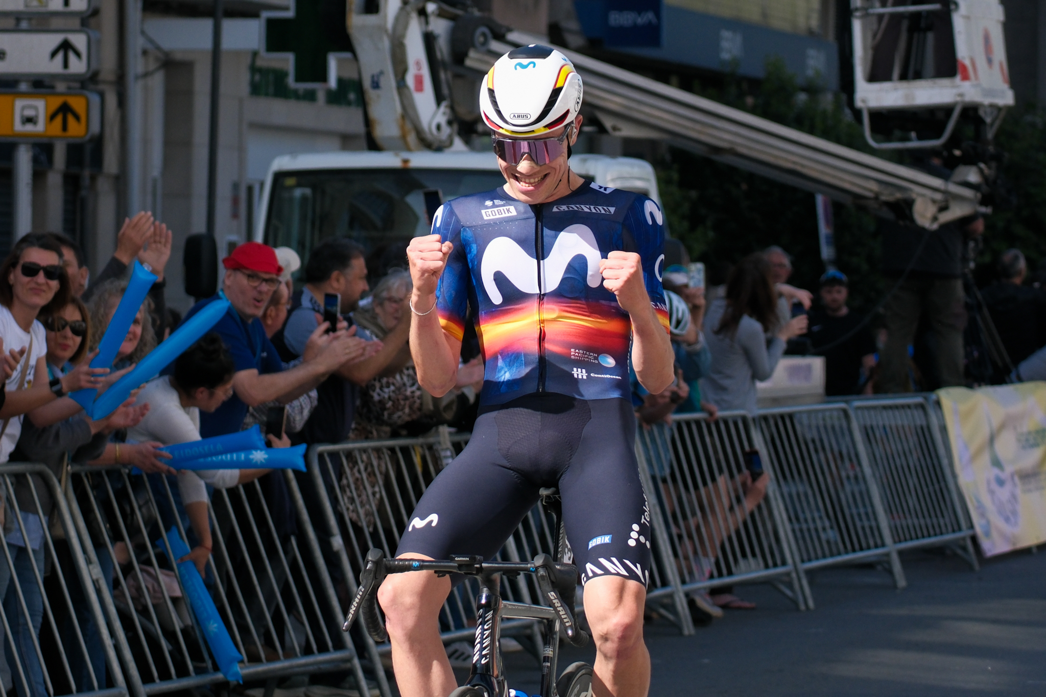 Iván Romeo: El Futuro del Ciclismo Español Asegura su Brillo en Movistar hasta 2030