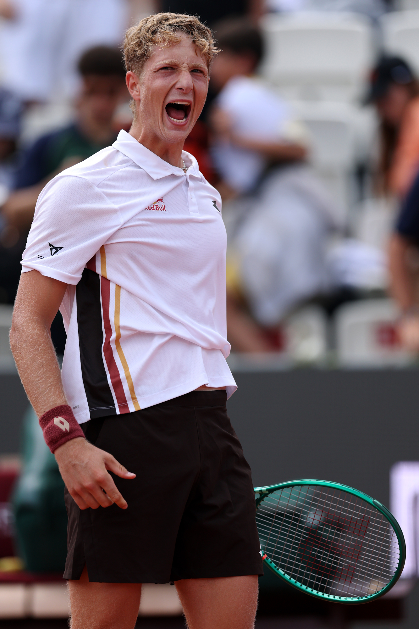 ¡Adiós al Triplete Español en Roland Garros! Landaluce Cae en una Maratón Épica