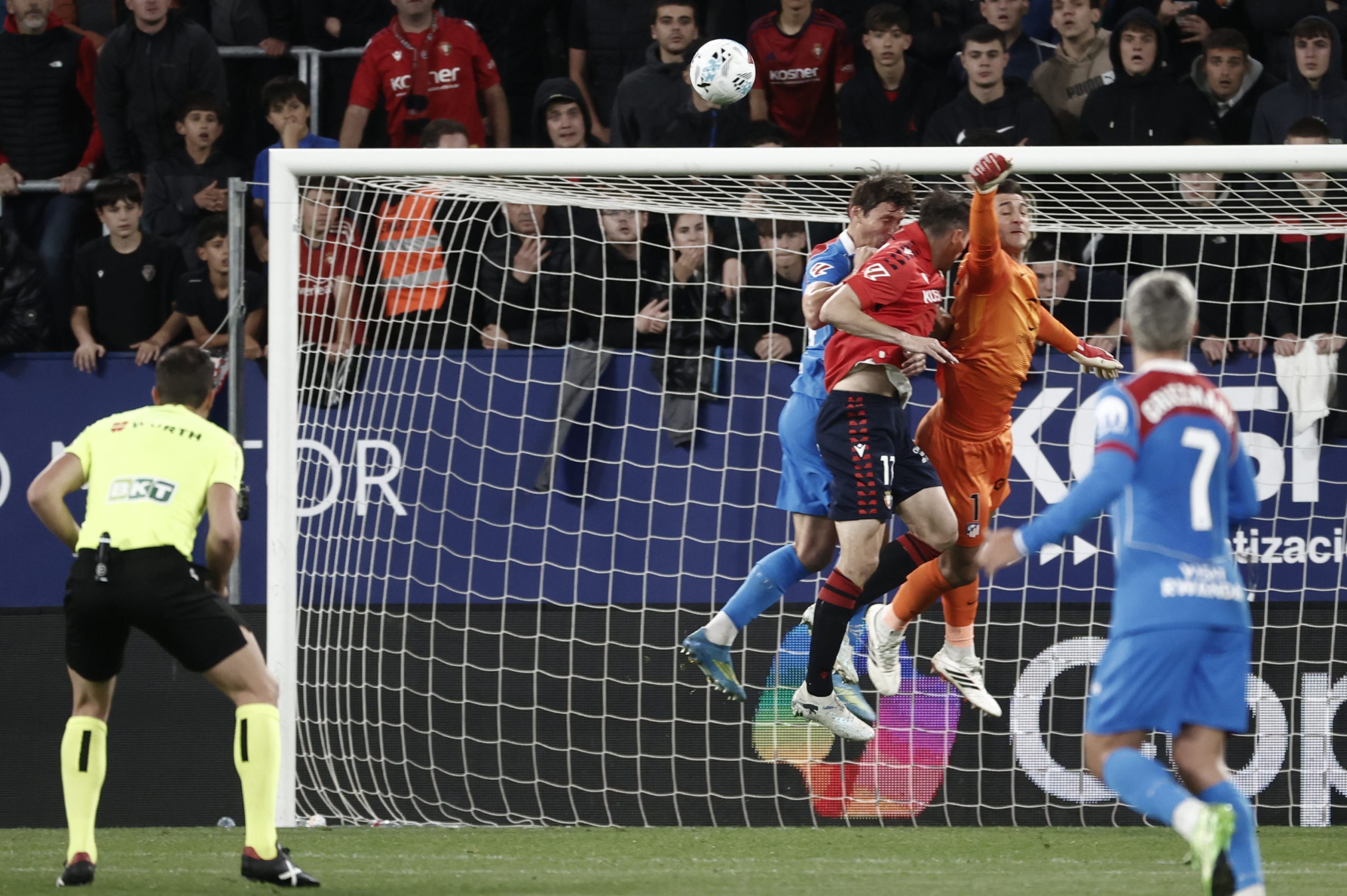 Sadar en Vilo: Dos Penaltis Dudosos y un Atlético que Resurge en un Final de Infarto