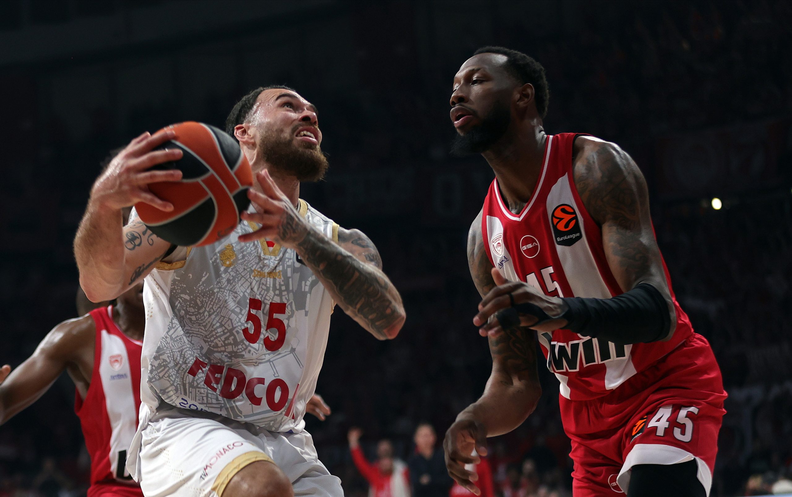 Mike James: La Leyenda Viviente de la Euroliga que Aspira a la Gloria y Tienta al Barça