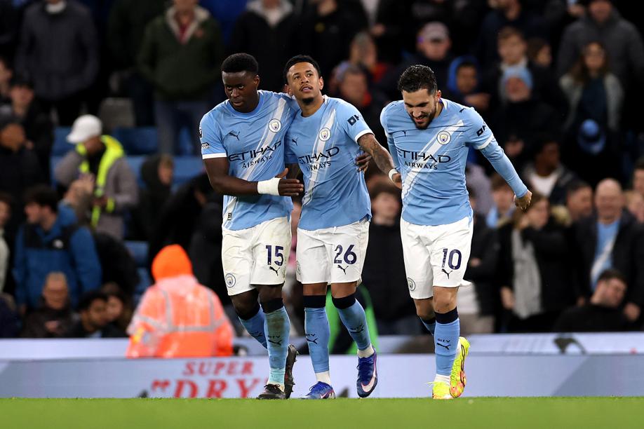 El City Sella una Victoria Clave Ante el Palace y Mantiene la Presión al Arsenal