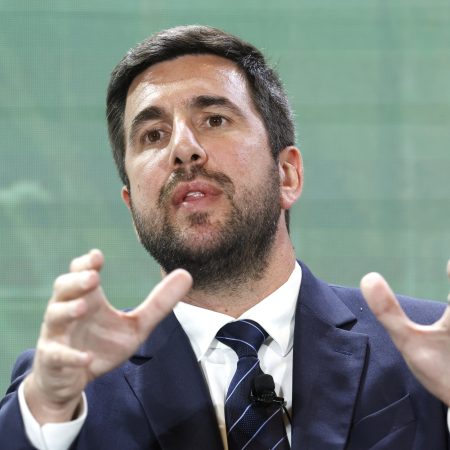 El Misterio Riquelme: ¿Aval Bancario o Sueño Blanco? La Clave para la Presidencia del Real Madrid