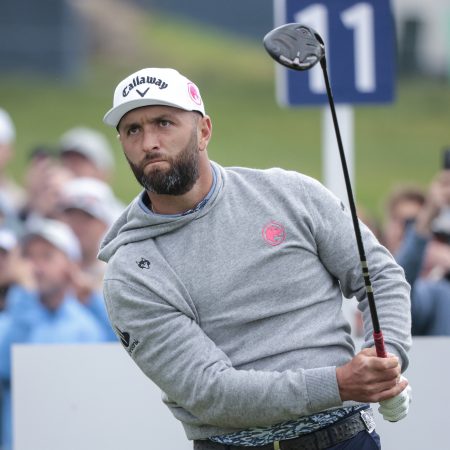 ¡Golpe de Genio en el PGA Championship! Rahm Emula a Puig con una Joya Inesperada