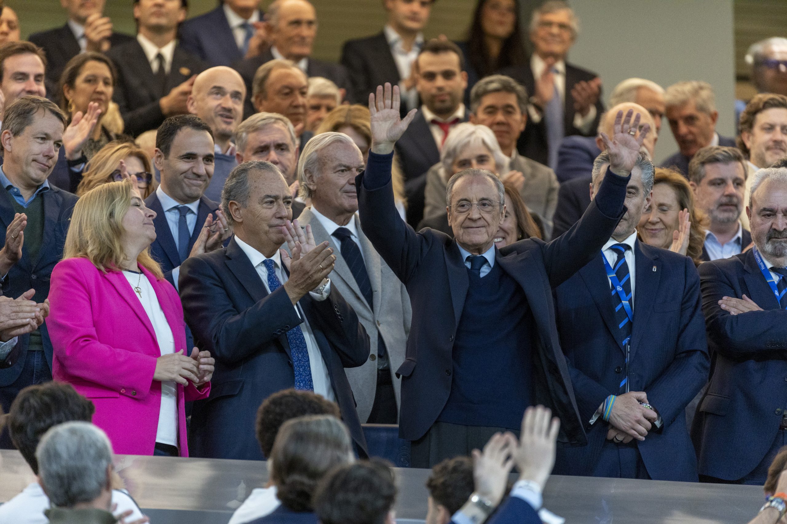 ¡Bomba en el Bernabéu! Florentino Pérez convoca elecciones sorpresa: ¿Quién se atreverá a desafiar al coloso blanco?