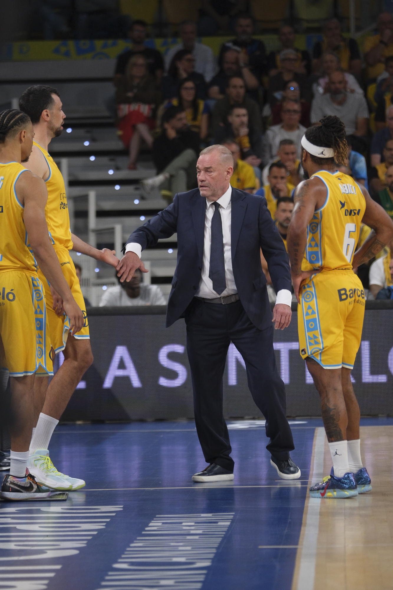 El Dreamland Gran Canaria respira: Victoria clave ante La Laguna Tenerife en un derbi marcado por la polémica