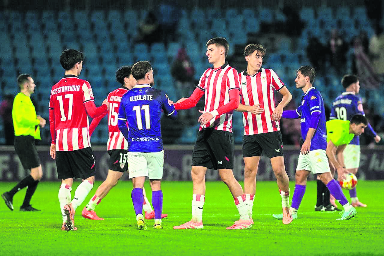 El Bilbao Athletic, al borde del abismo: la permanencia en Primera RFEF en juego
