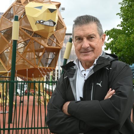 ¡Manolo Cadenas, Leyenda del Balonmano, Regresa a los Banquillos!