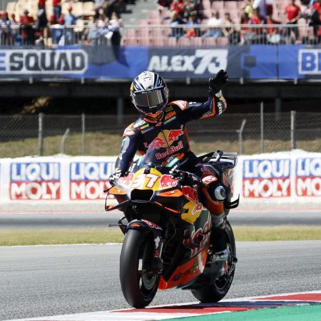 Acosta Deslumbra en Barcelona: Pole Histórica y Sueño de Victoria en MotoGP