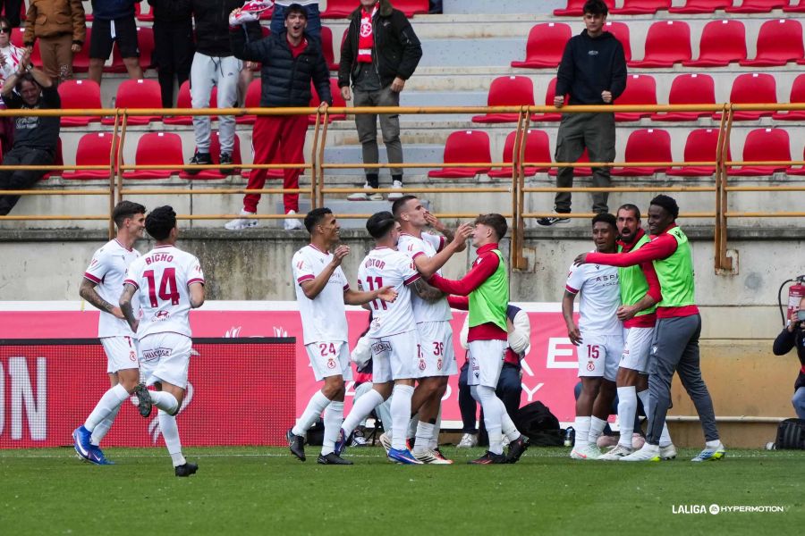 ¡Milagro en León! La Cultural Leonesa se aferra a la vida ante un Eibar que ve el ascenso más lejos