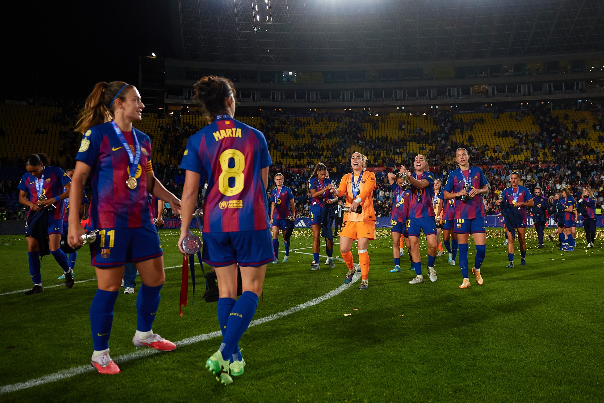¡La Fiesta Inédita del Barça Femenino Tras Conquistar la Copa de la Reina!