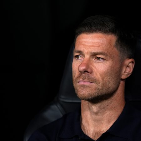 El Chelsea da un giro audaz: Xabi Alonso asume el mando en Stamford Bridge