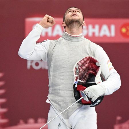 ¡Bronce para Llavador en Shanghái! El esgrimista español suma otro podio internacional y mira a los Europeos