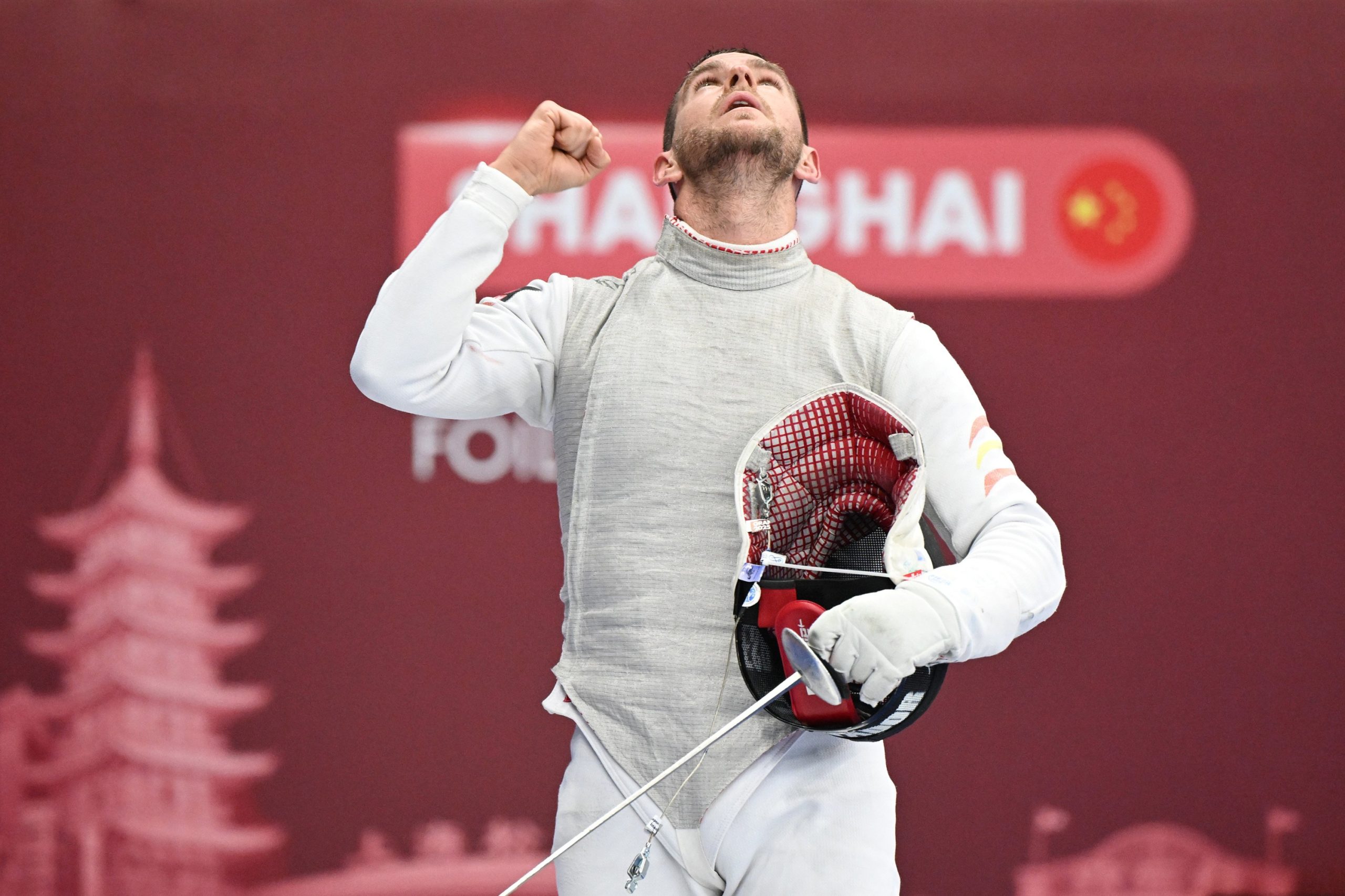 ¡Bronce para Llavador en Shanghái! El esgrimista español suma otro podio internacional y mira a los Europeos