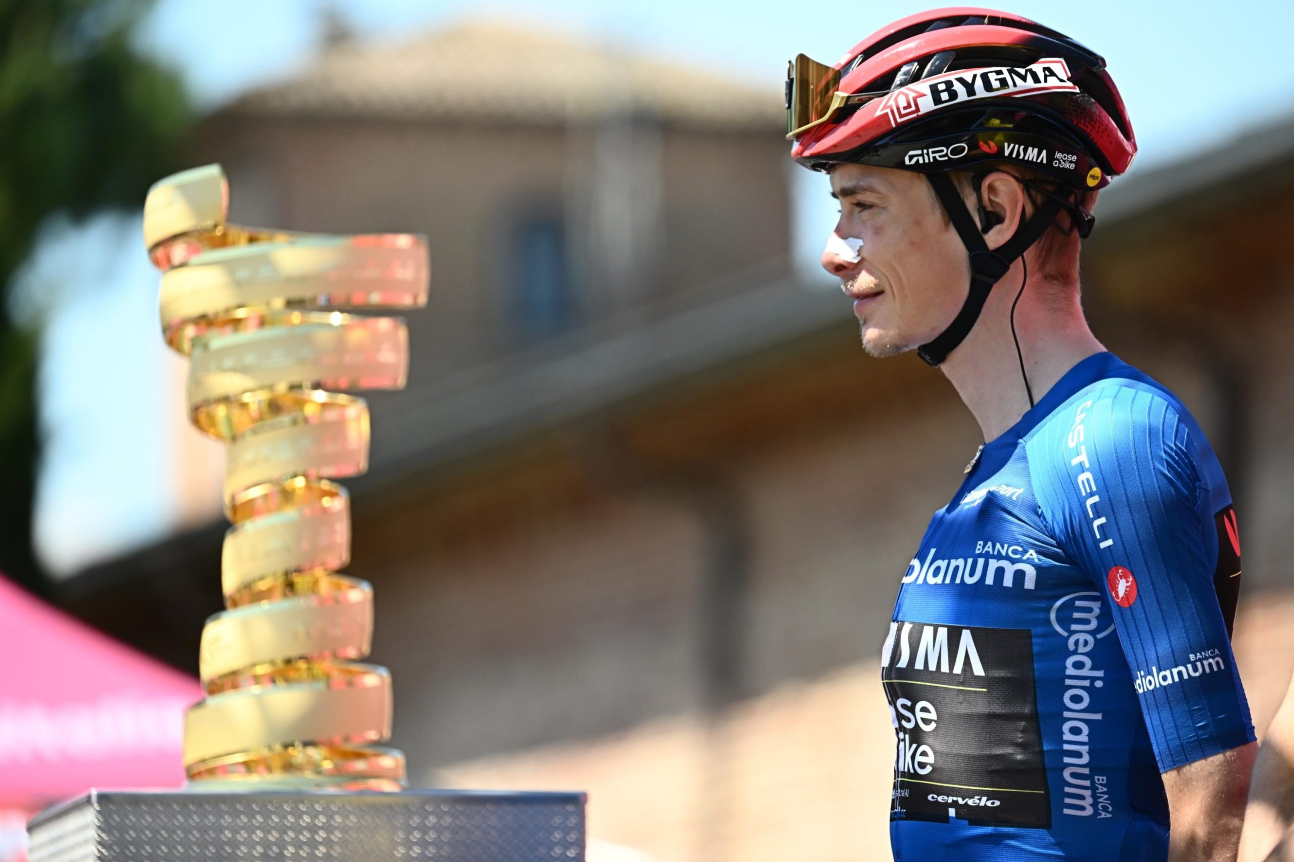 ¡Vingegaard Impone su Ley en el Giro! Afonso Resiste el Asalto en la 'Corsa Rosa'