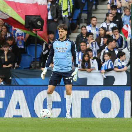 Remiro, el portero que ilusiona al Camp Nou: “No cierro puertas” al Barça