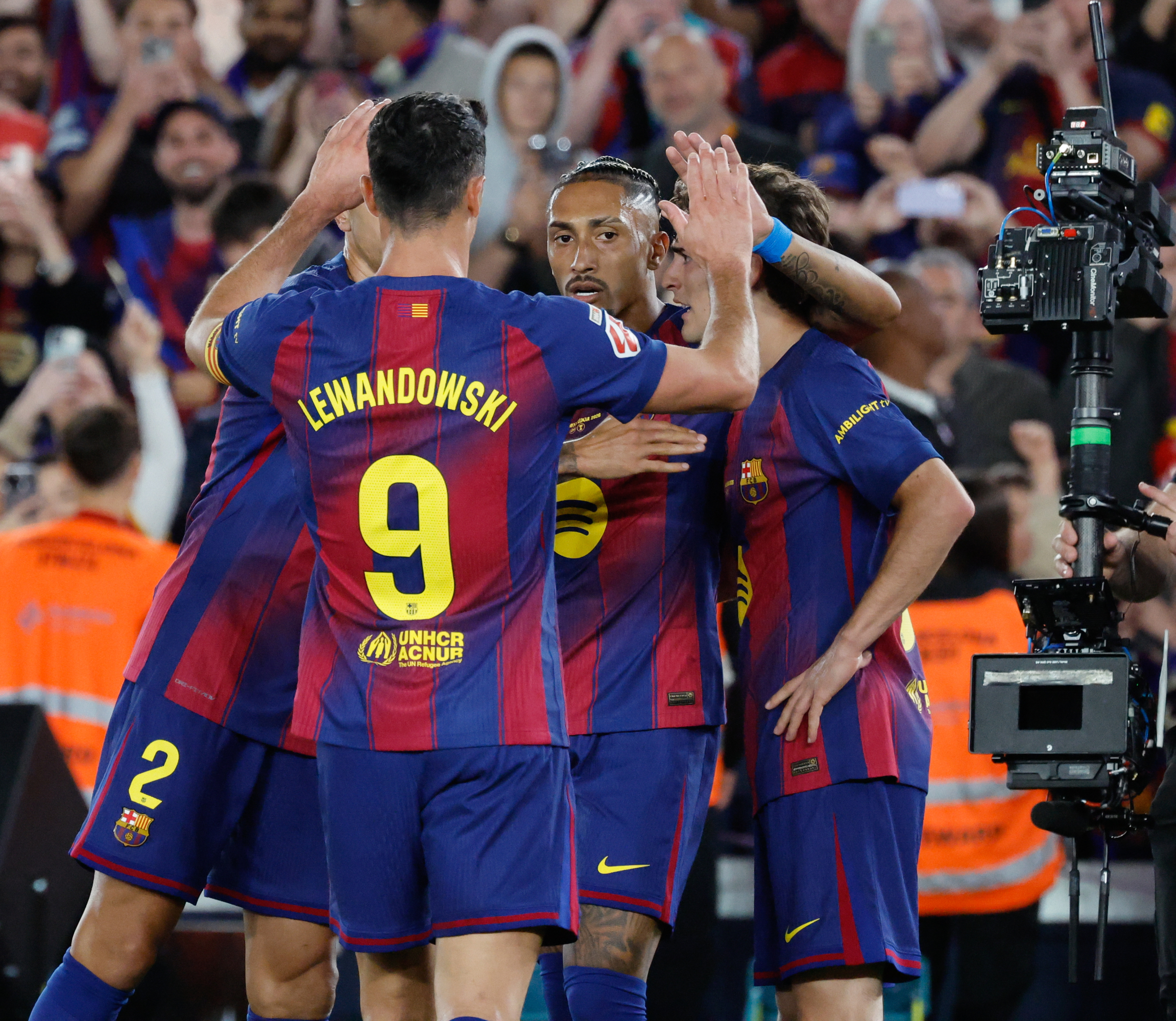 El Camp Nou Rinde Homenaje a Lewandowski en una Noche de Emoción y Récords