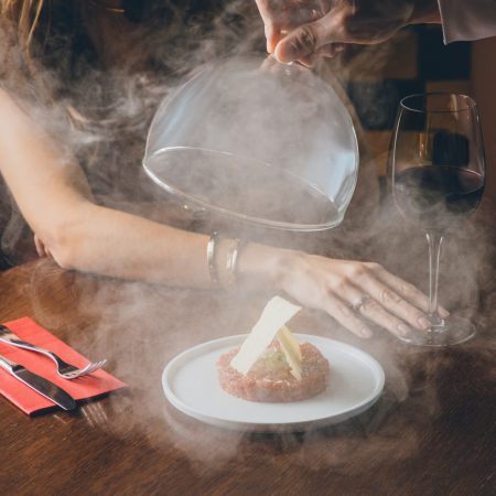 Sofia Bar & Tapas: El Mediterráneo se Renueva en el Grand Hyatt Barcelona