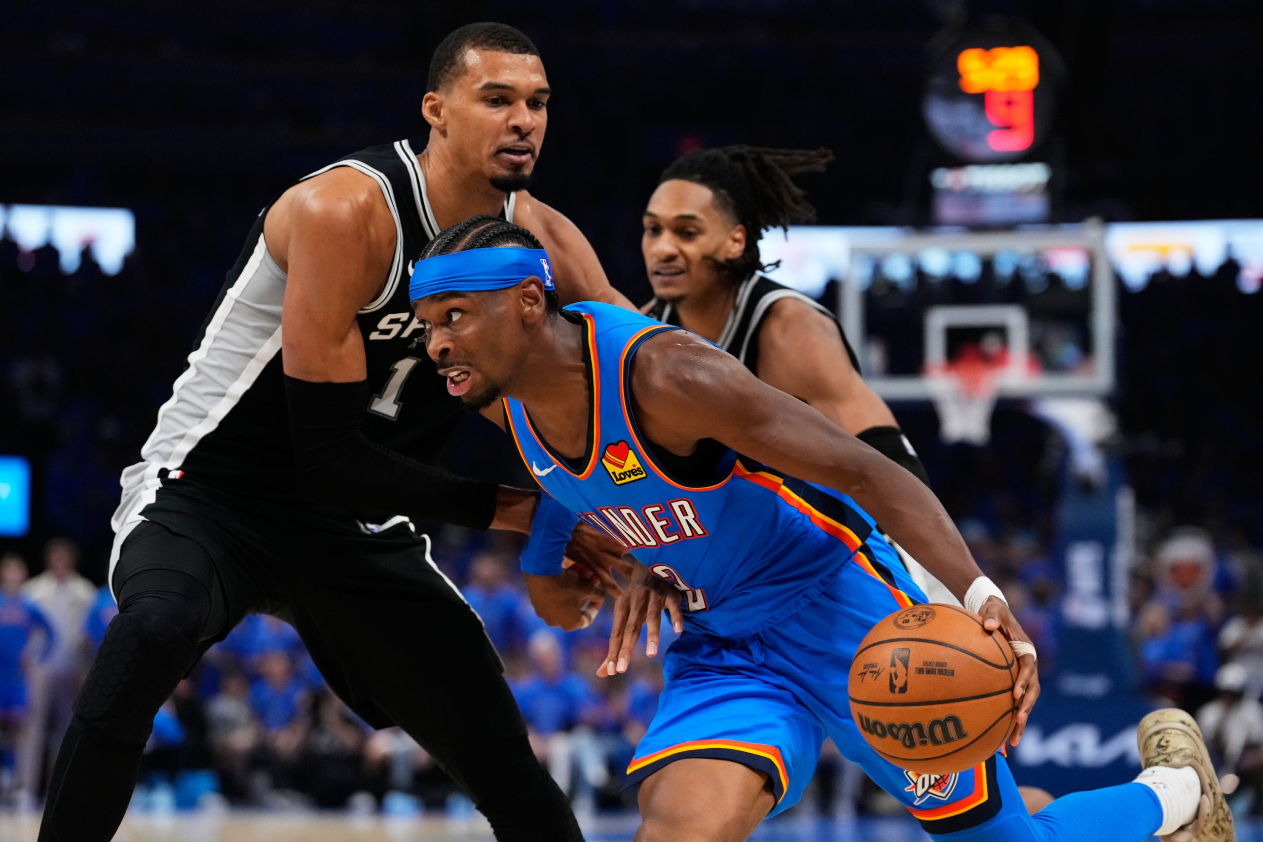 Wemby Desata la Tormenta: Los Spurs Conquistan el Oeste en un Duelo Épico Contra los Thunder