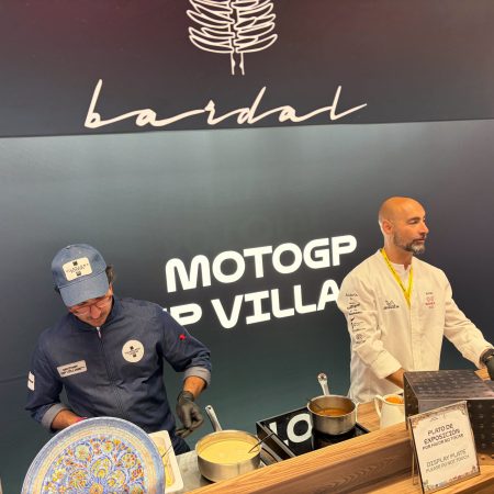 El Sabor de la Velocidad: MotoGP Catalunya Eleva su Experiencia con un Festín de Estrellas Michelin