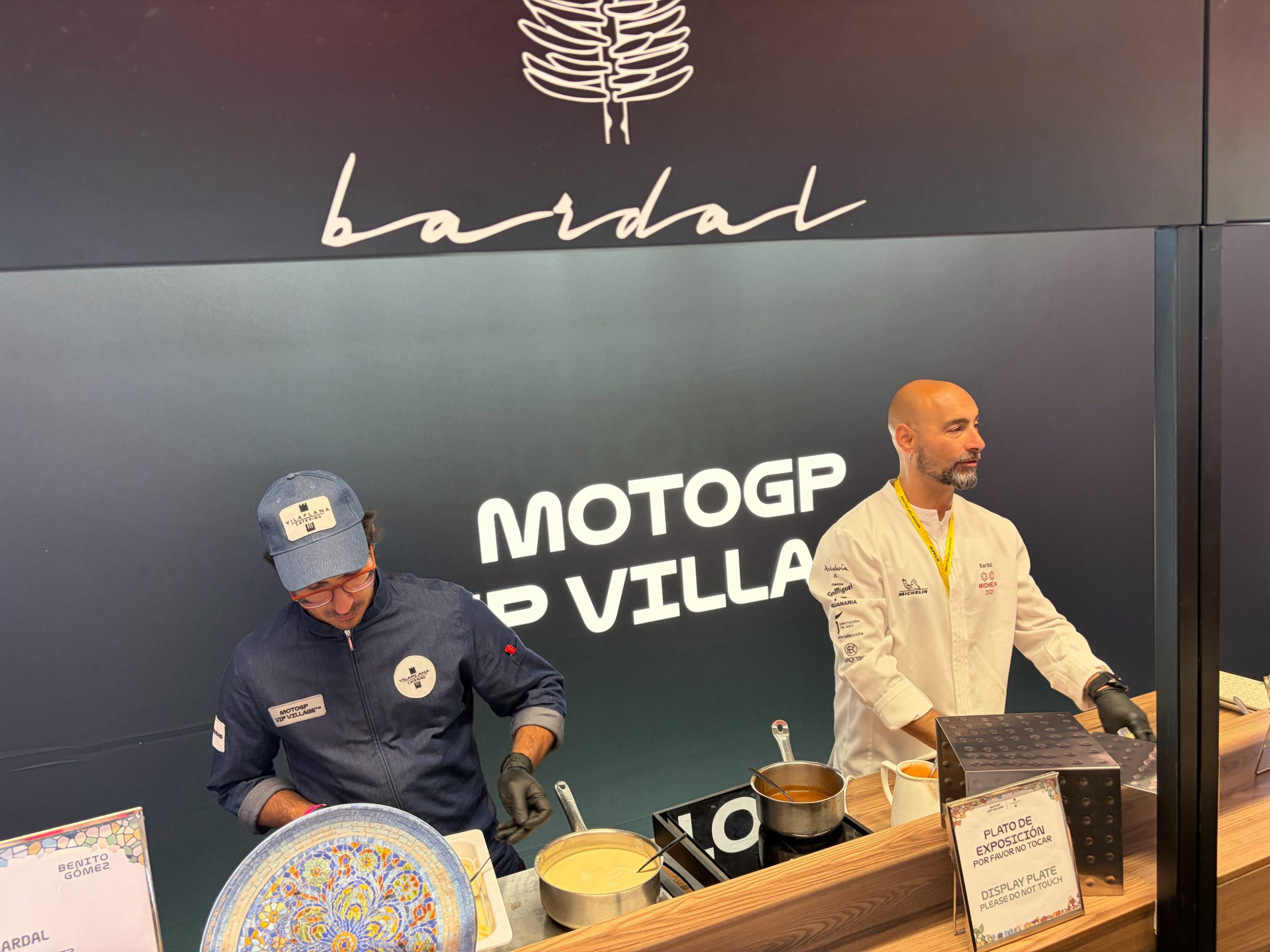 El Sabor de la Velocidad: MotoGP Catalunya Eleva su Experiencia con un Festín de Estrellas Michelin