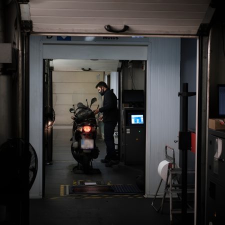 La ITV de las Motos en la UE: Un Cambio a Medio Gas que Divide a los Expertos