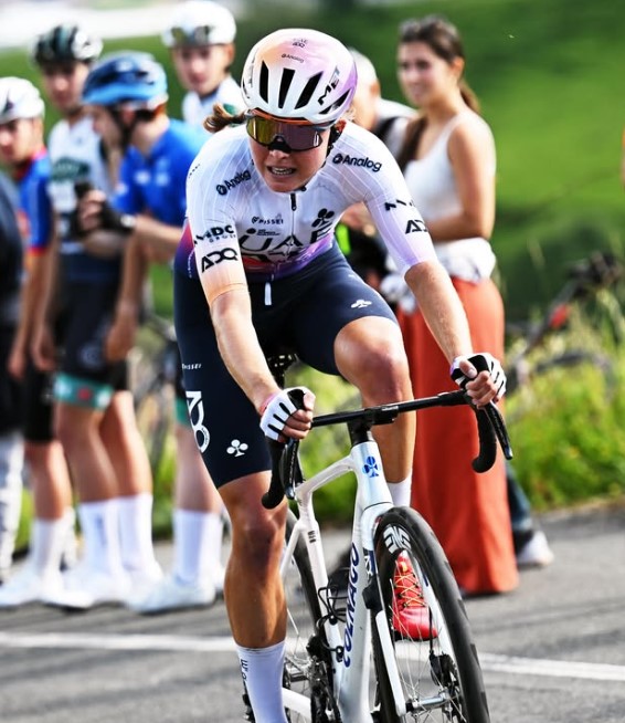Paula Blasi: La Revolución Silenciosa que Conquista el Ciclismo Mundial