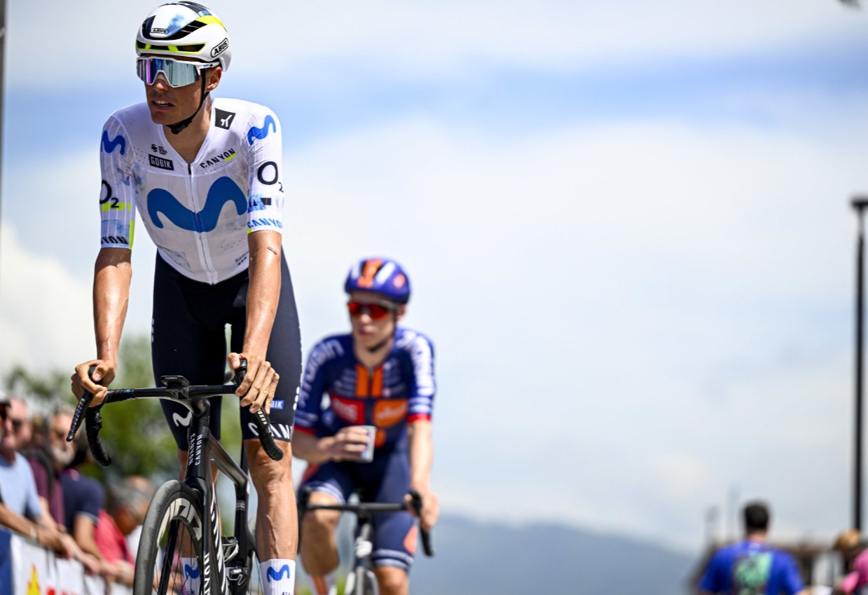 ¡Giro de Italia: Enric Mas y Movistar Team Resurgen de las Cenizas en una Etapa Sorpresa!