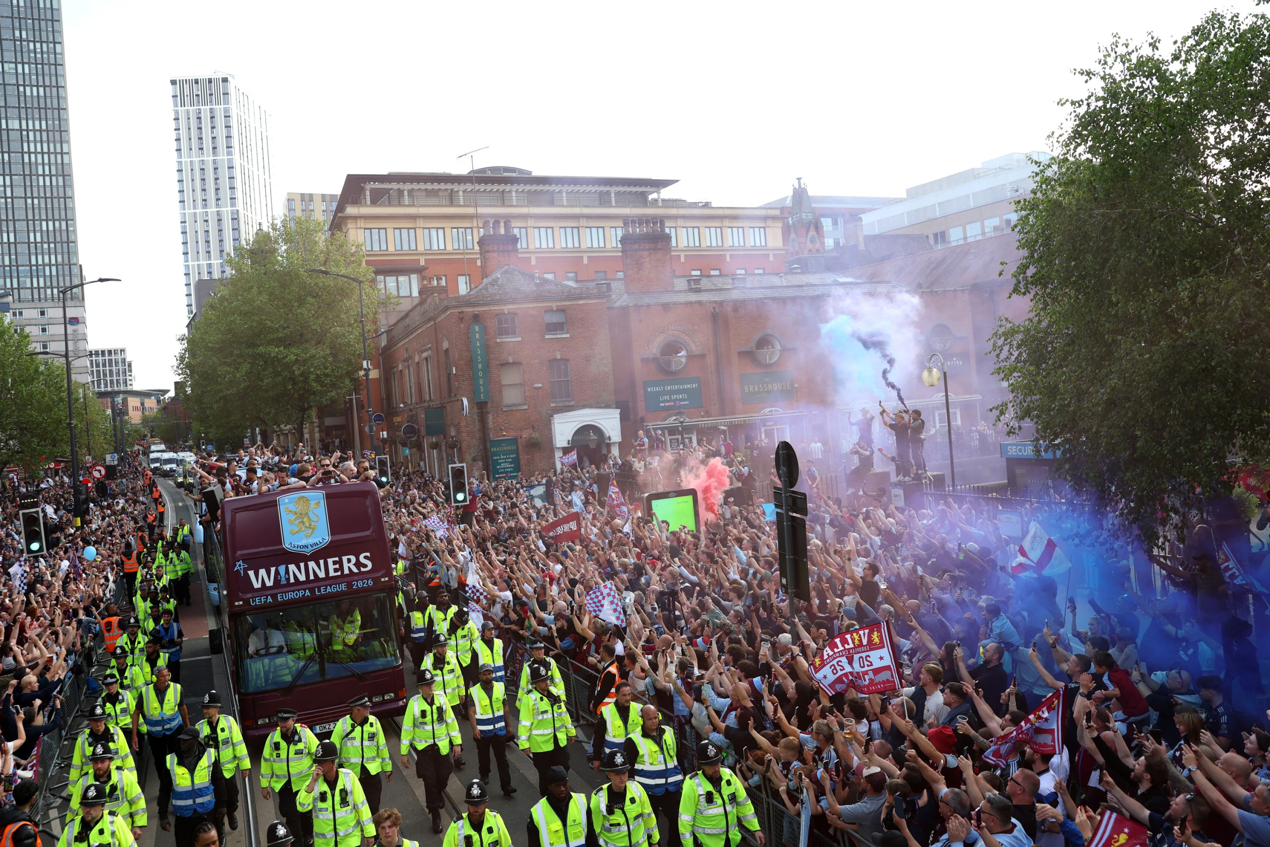 ¡Aston Villa Campeón de Europa! Emery Conquista su Quinta Europa League en una Celebración Histórica