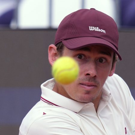 De Miñaur Deslumbra en Hamburgo: El Australiano Avanza a Semifinales y Sueña con el Título