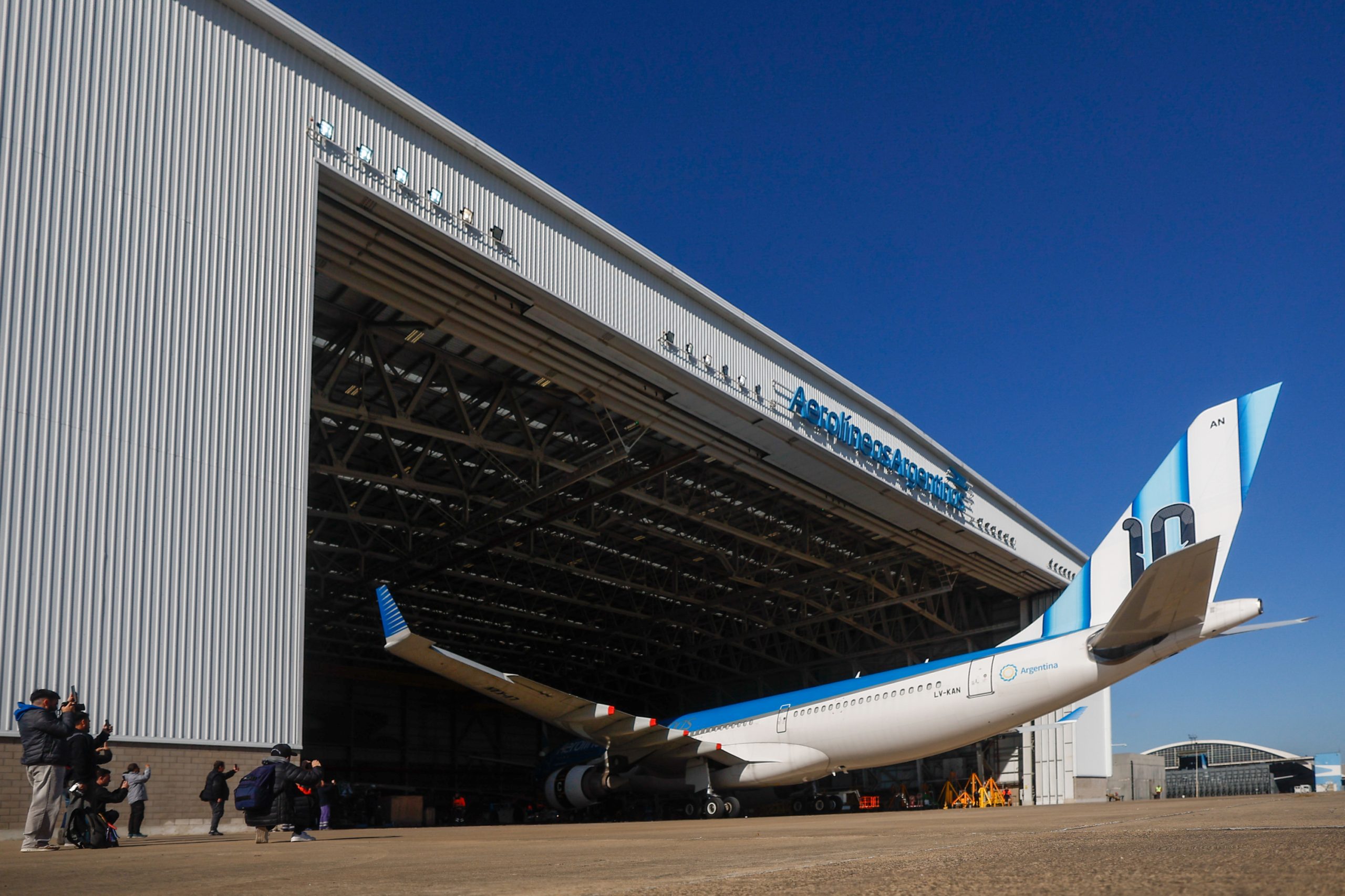 ¡Alas de Gloria! El Avión de Aerolíneas Argentinas Despega Hacia el Mundial 2026 con el Espíritu de Messi