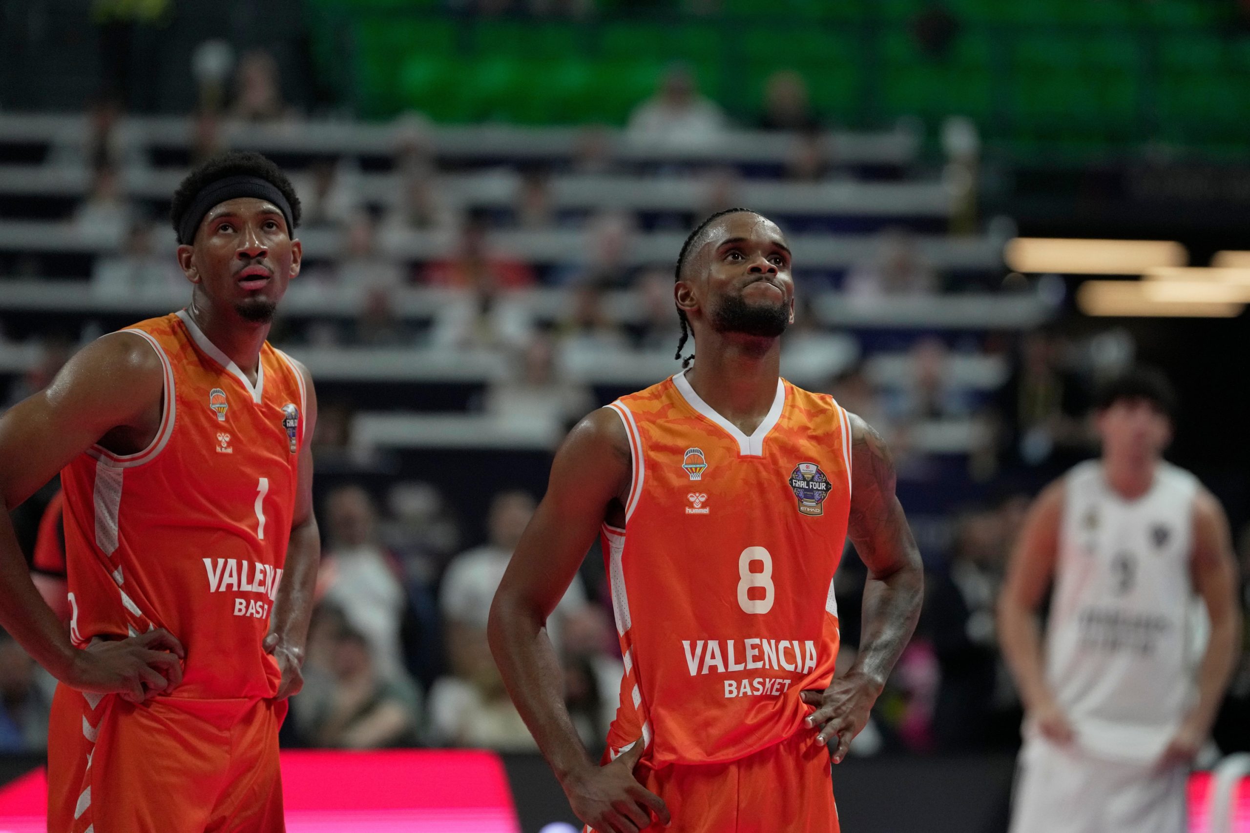 Montero Dice Adiós a Valencia: Olympiacos Llama a la Puerta del MVP