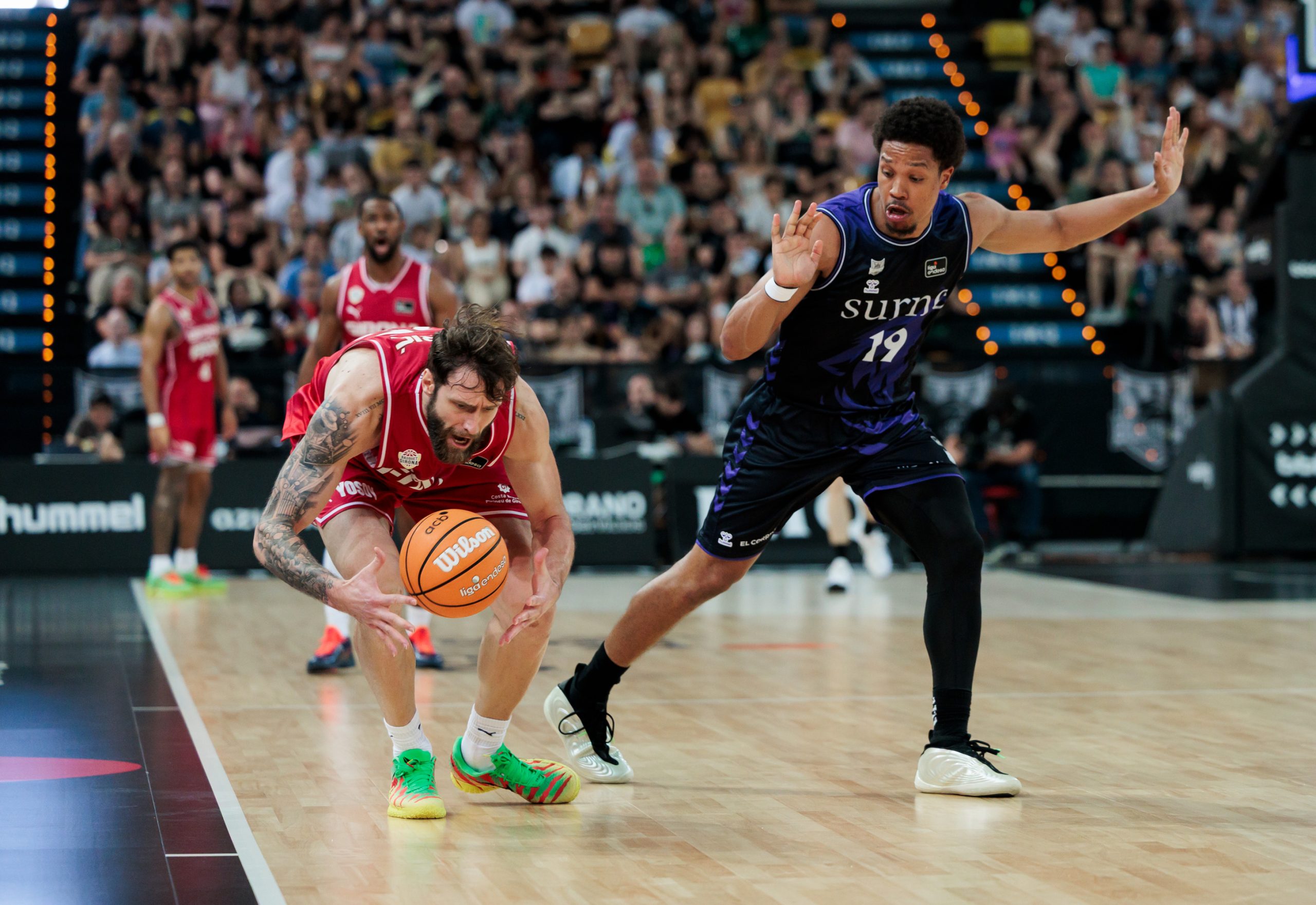 ¡Épica remontada! Surne Bilbao se asegura el 'playoff' con una actuación estelar ante Bàsquet Girona