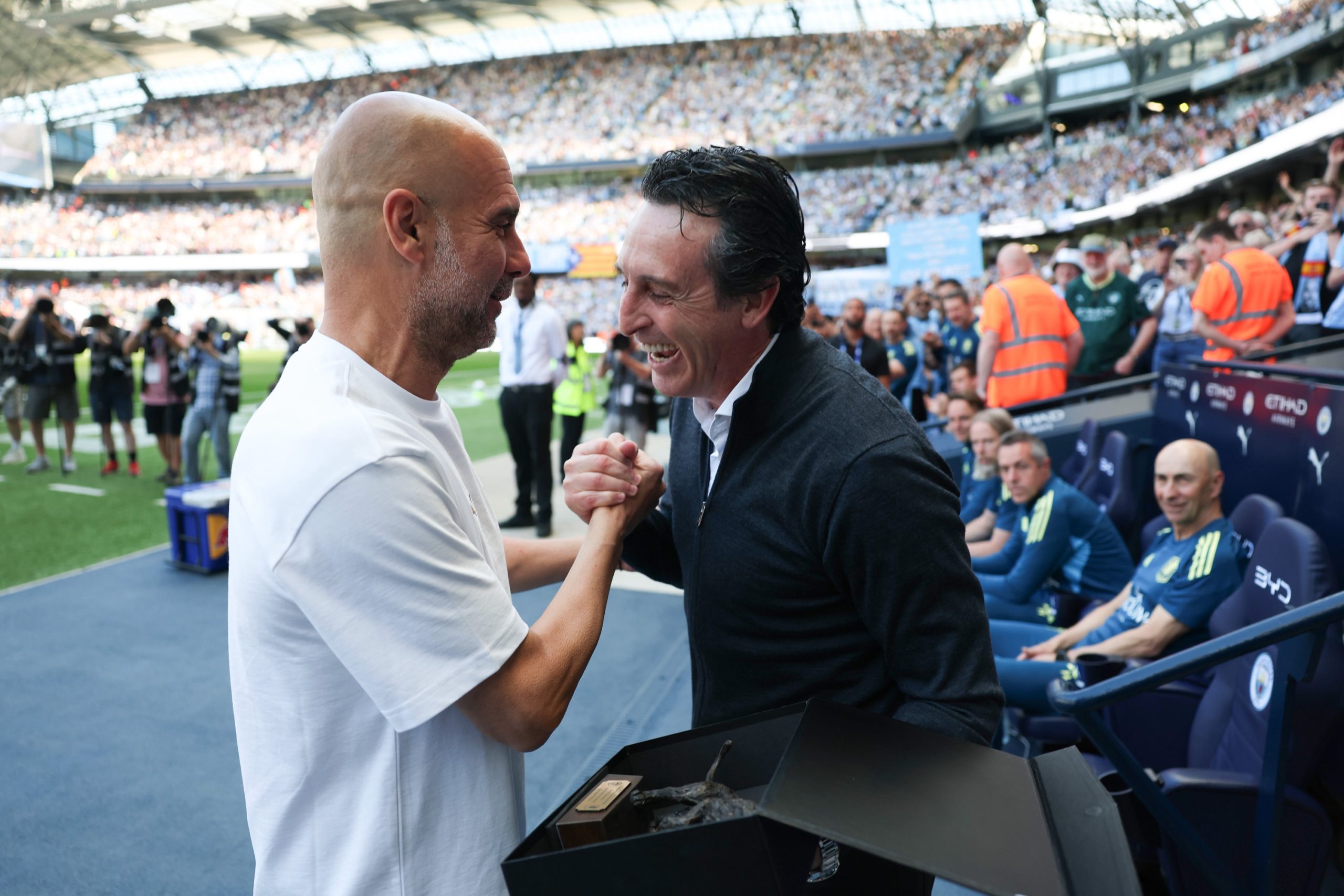 El adiós de un maestro: Emery rinde homenaje a Guardiola en un emotivo gesto
