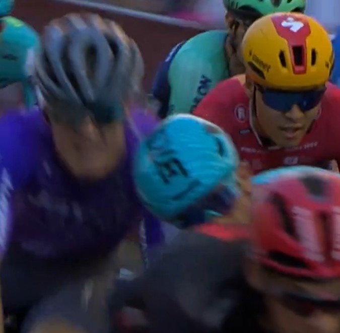 Escándalo en el Giro de Italia: Zanoncello Descalificado por Violencia en la Meta
