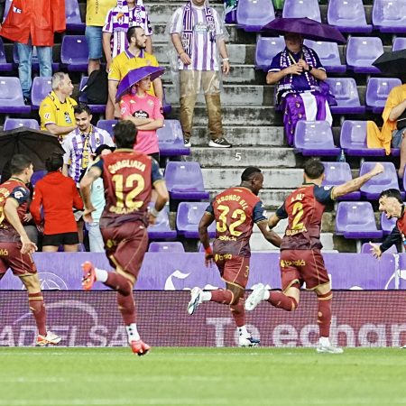 ¡El Dépor Vuelve a la Élite! Nsongo Desata la Locura en Pucela y Sella el Ascenso Histórico