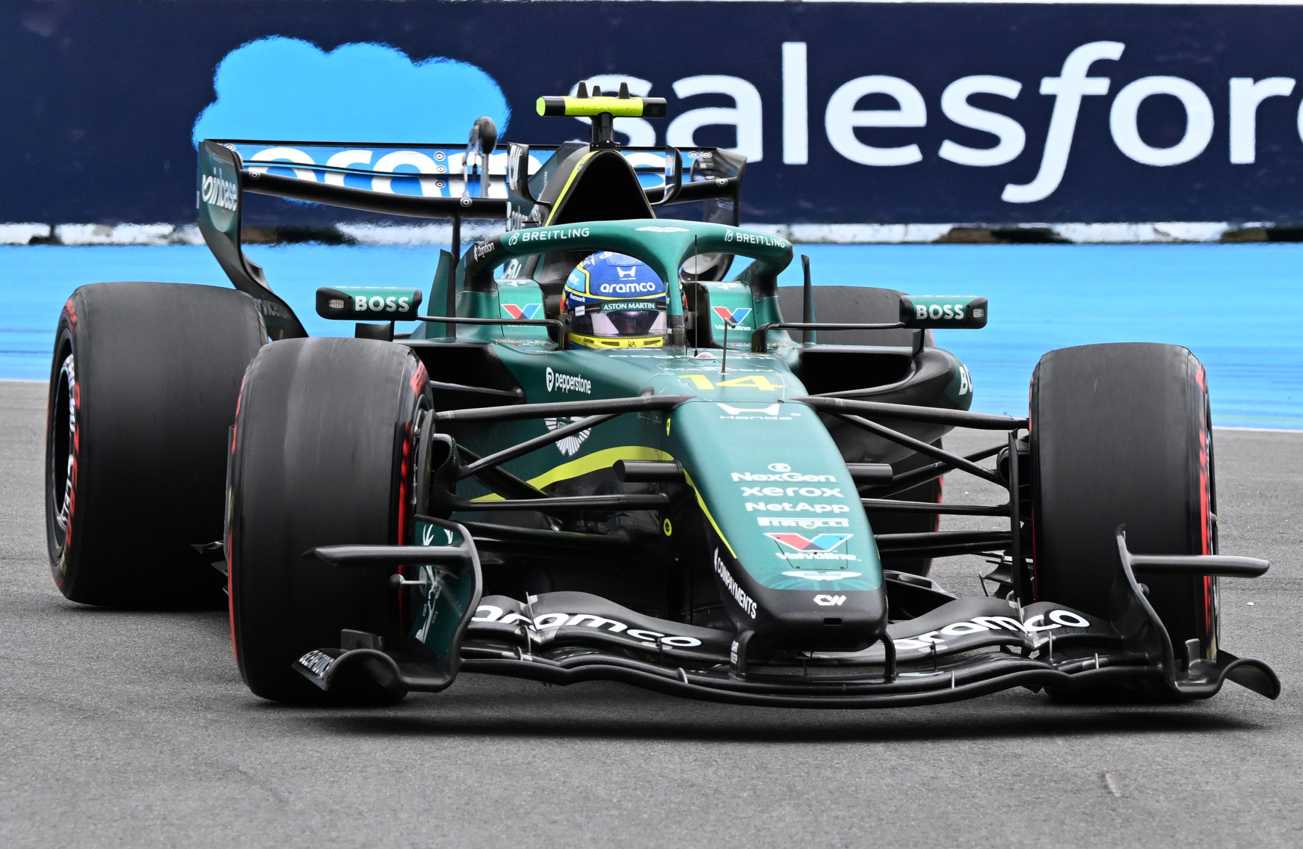 Alonso, Forzado a Abandono en Canadá por un Doloroso Problema en el Asiento: La Nueva Pesadilla de Aston Martin