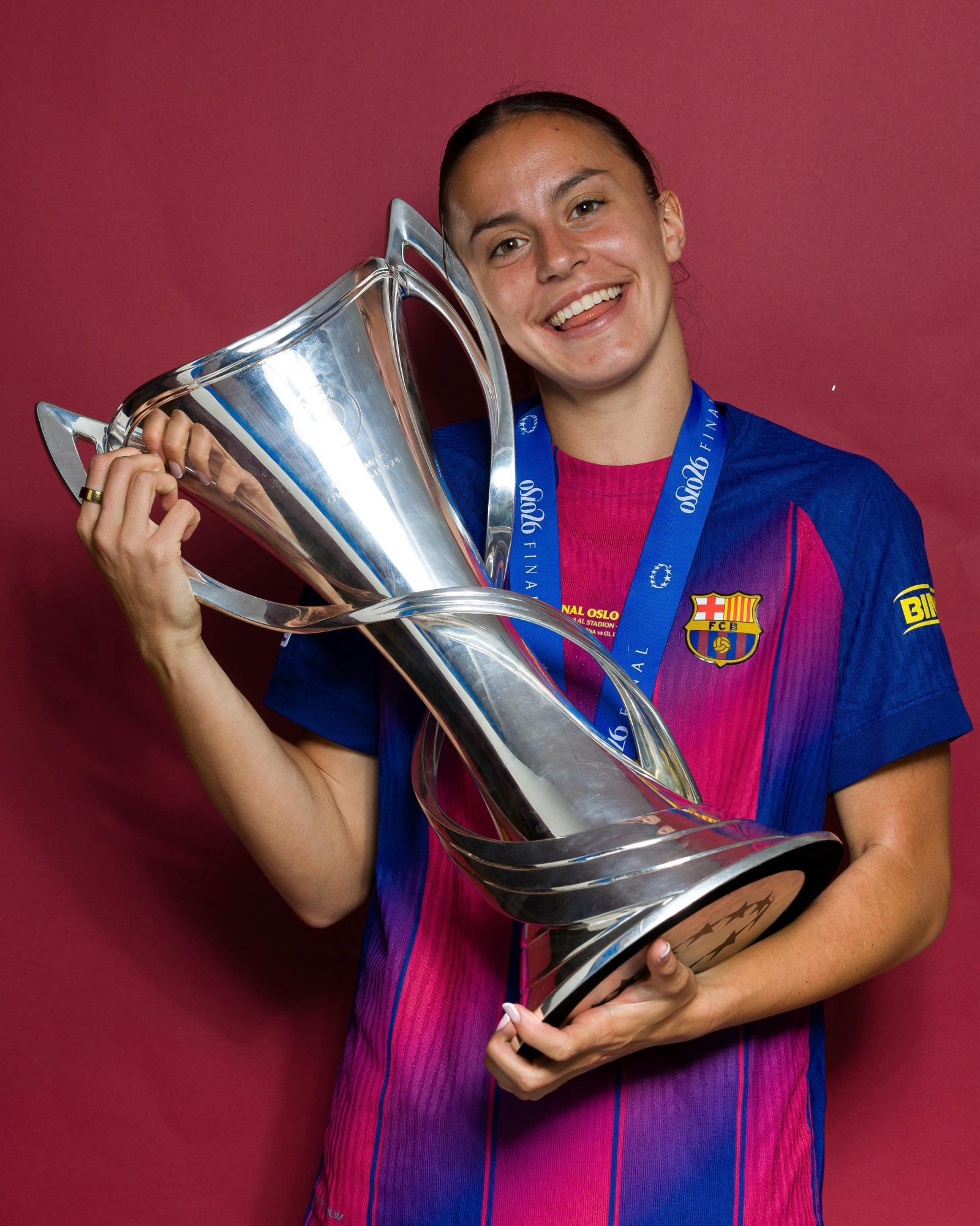 Clara Serrajordi: La Joven Estrella que Deslumbra al Barça y Rompe Récords en la Champions