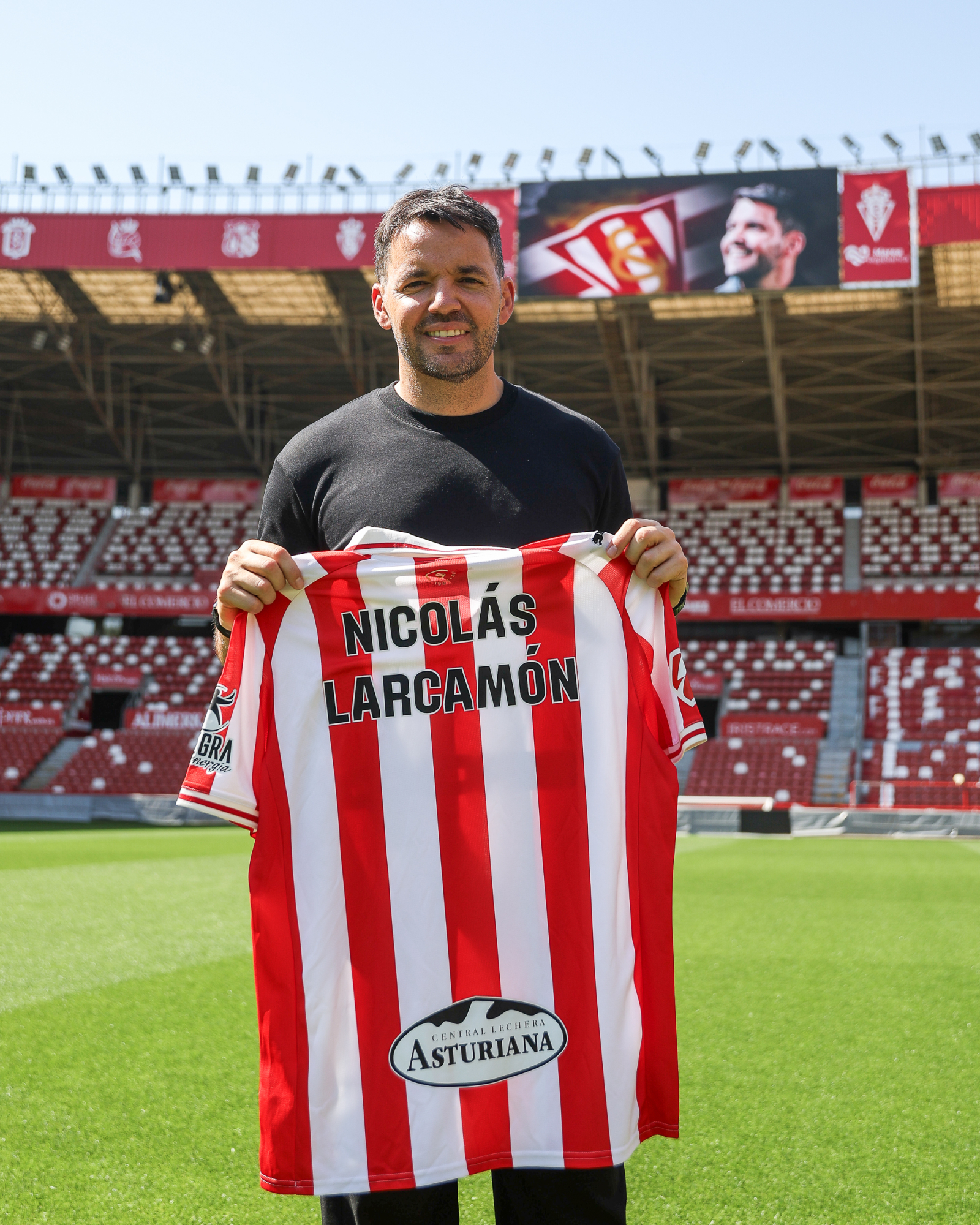 ¡Bombazo en El Molinón! El Sporting de Gijón ficha a un campeón de Concacaf para liderar el proyecto